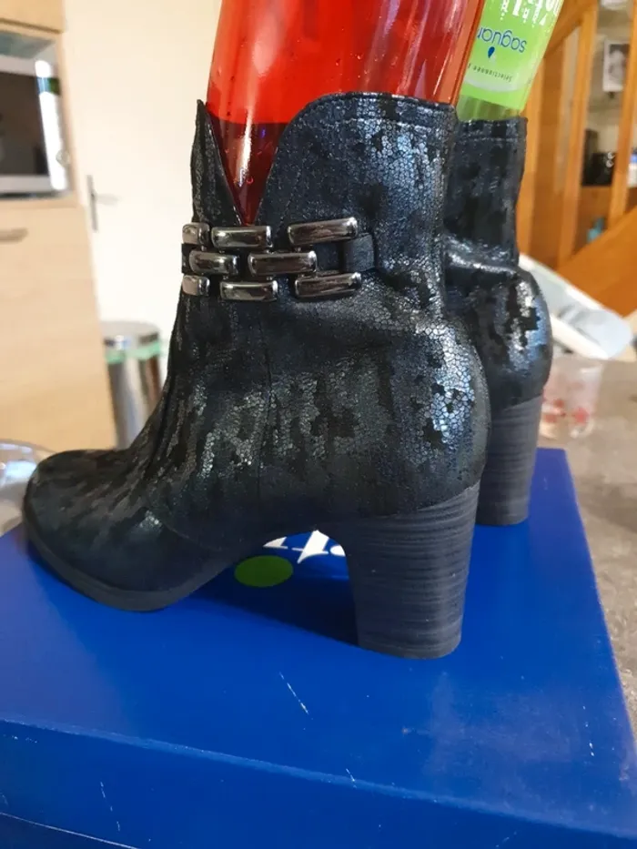 Jolie boots femme neuve pointure 39 - photo numéro 3