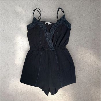 Combi-short fluide noire avec broderies taille S