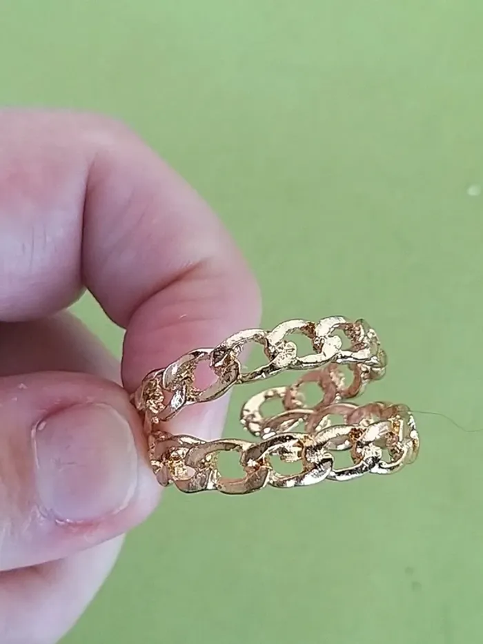Boucle d'oreille dorée créole - photo numéro 2