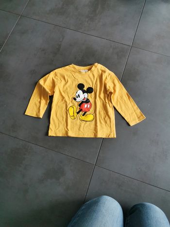 Tee-shirt manches longues état neuf Disney baby Mickey 18 mois