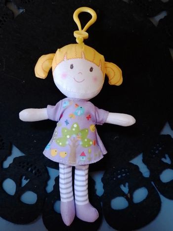 Petite poupée à suspendre