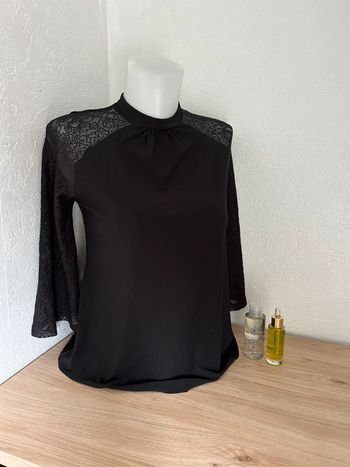 🖤 Superbe blouse noire en dentelle Reserved 🖤