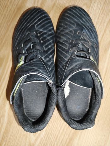 Chaussures de football enfant a scratch taille 31