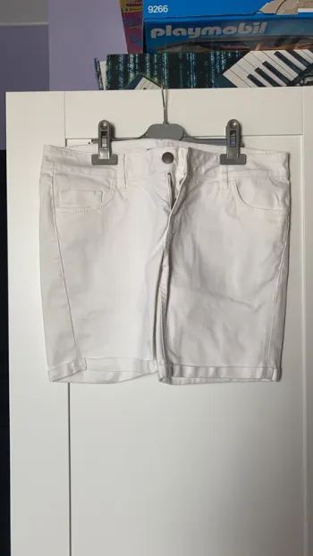 short jean blanc
