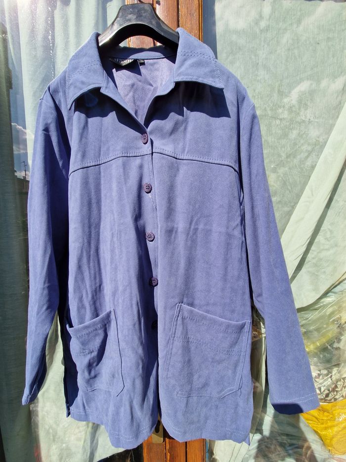 Jolie veste vintage jolie couleur et matière douce taille 50/52