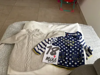 Lot 4 pull 18 mois bébé fille