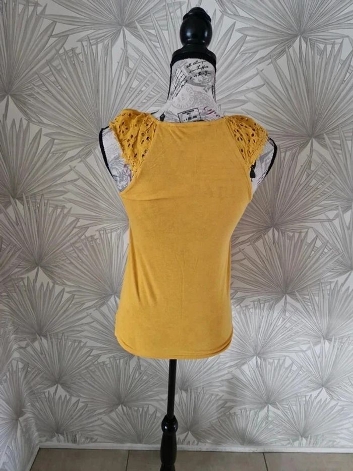 Jolie blouse sans manches Naf Naf taille 34 - photo numéro 2