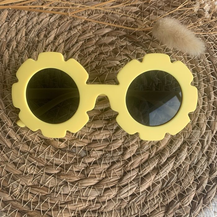 Paire de lunette fleur jaune mat - photo numéro 1