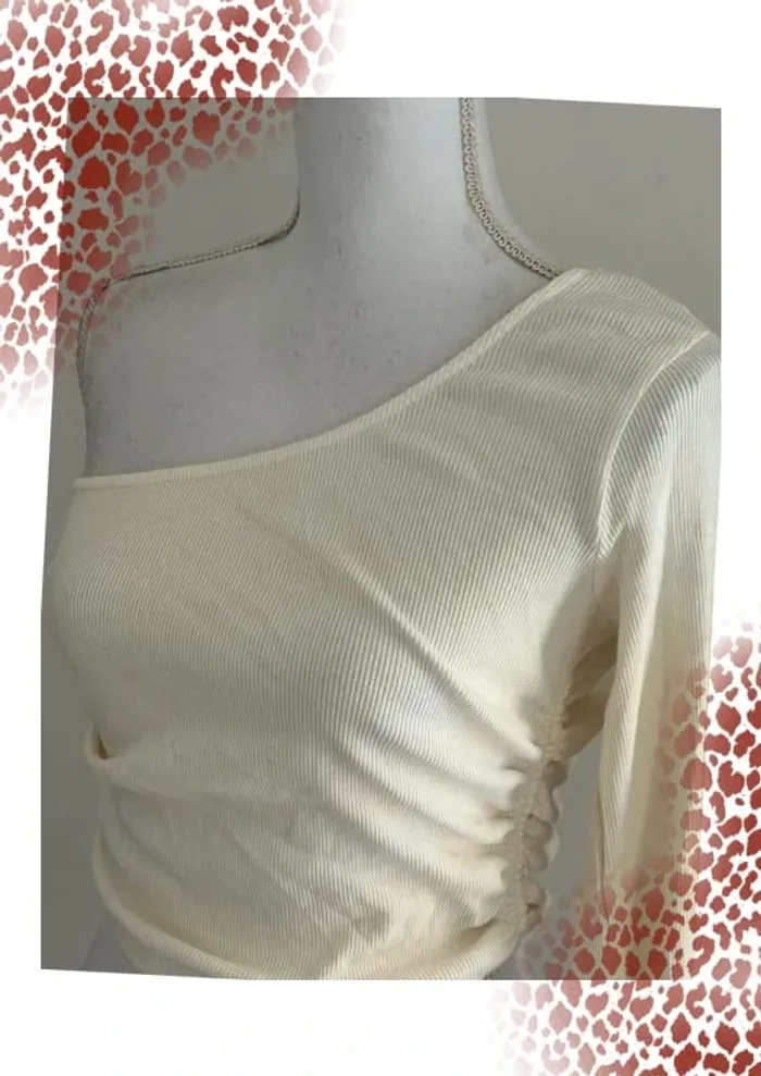 Top asymétrique Zara taille 40 - photo numéro 2