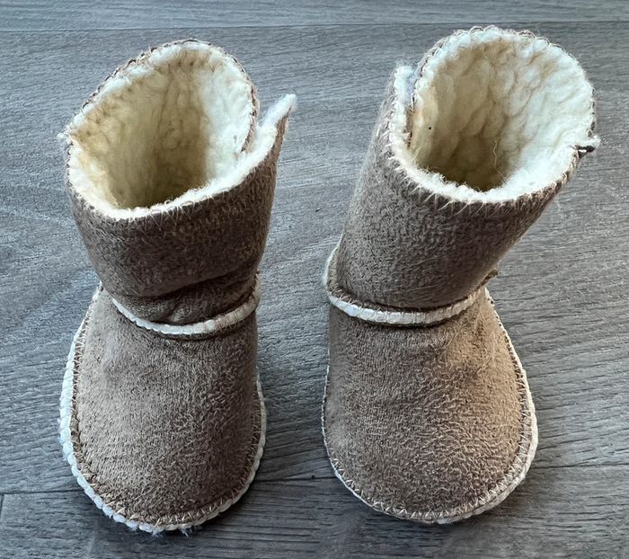 Chaussures bottines fourrées pointure 0/6 mois