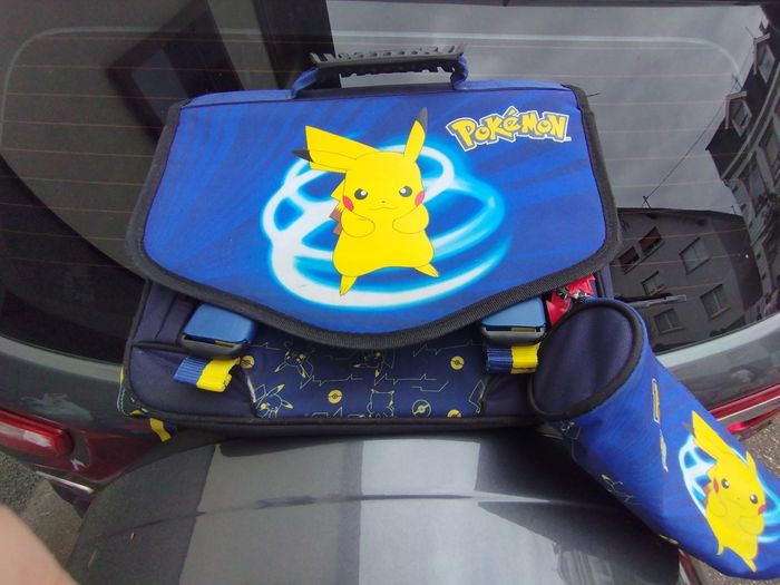 Cartable + trousse Pokémon