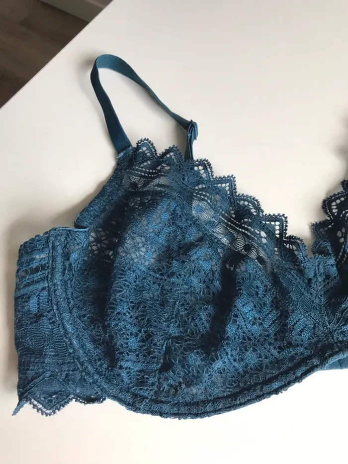 Soutien-gorge Etam dentelle - photo numéro 2