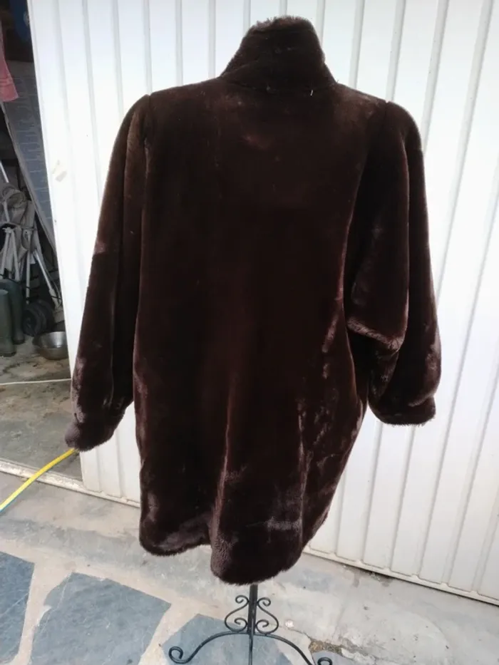 Manteau fausse fourrure 40 - photo numéro 4