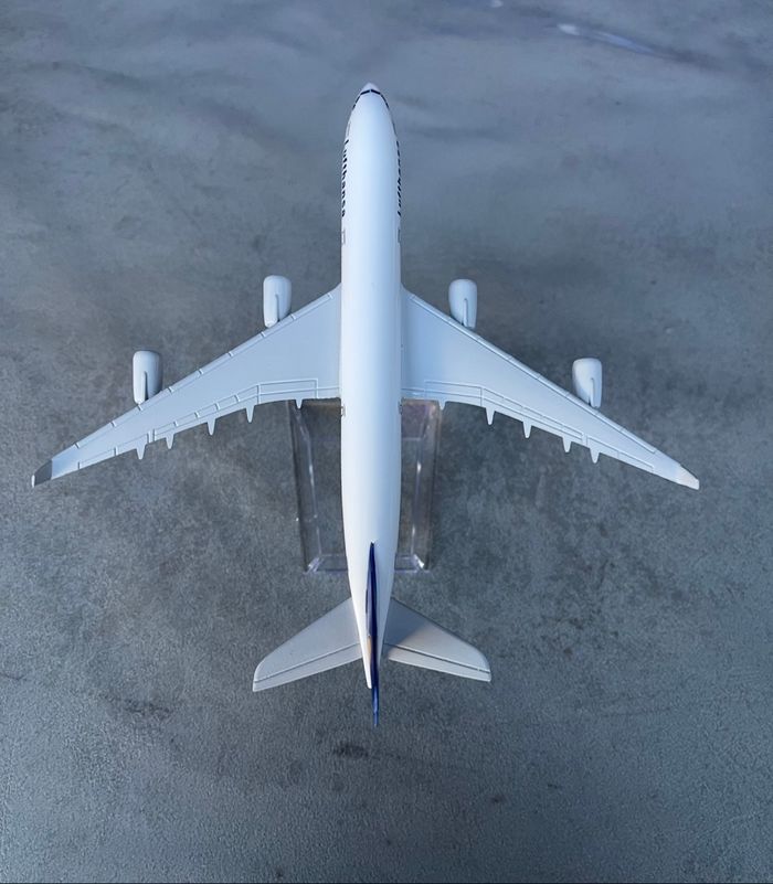Avion Airbus A340 Lufthansa 15 Cm en métal moulé sous Pression avec Support - photo numéro 3