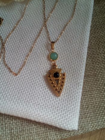 Collier pointe et pierres naturelles