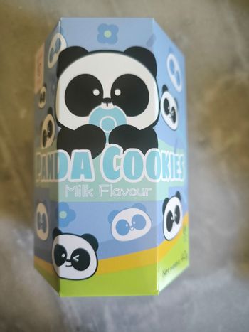 Une boîte de Biscuits Panda fourrés tokimeki milk flavor