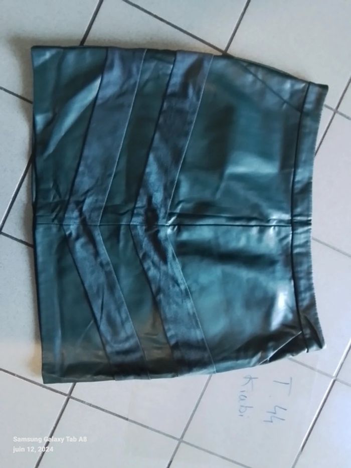 Jupe simili cuir - photo numéro 2