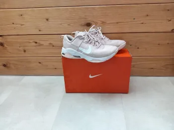 Basket Nike zoom bella taille 40