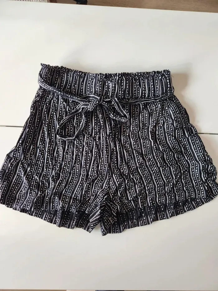 Short LH noir blanc 38
