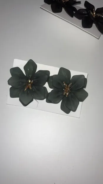 Magnifique boucles d'oreilles fleurs kaki