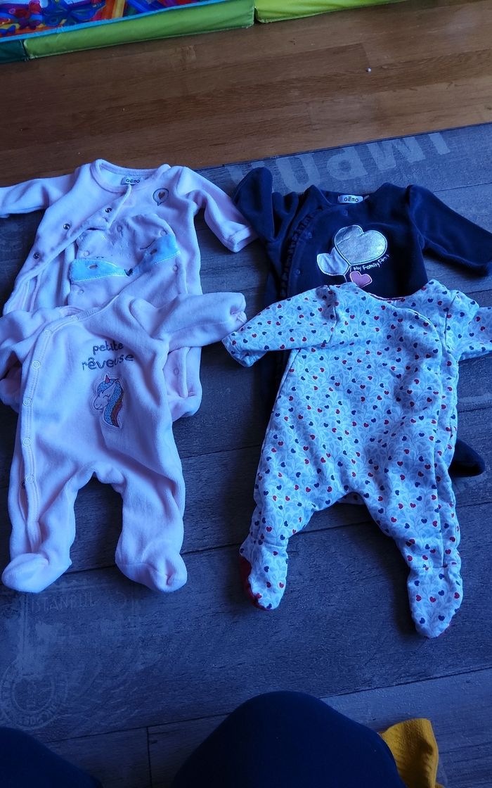 Lot vêtement naissance - photo numéro 2