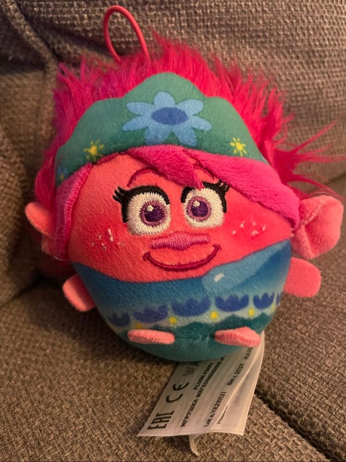 Trolls rose