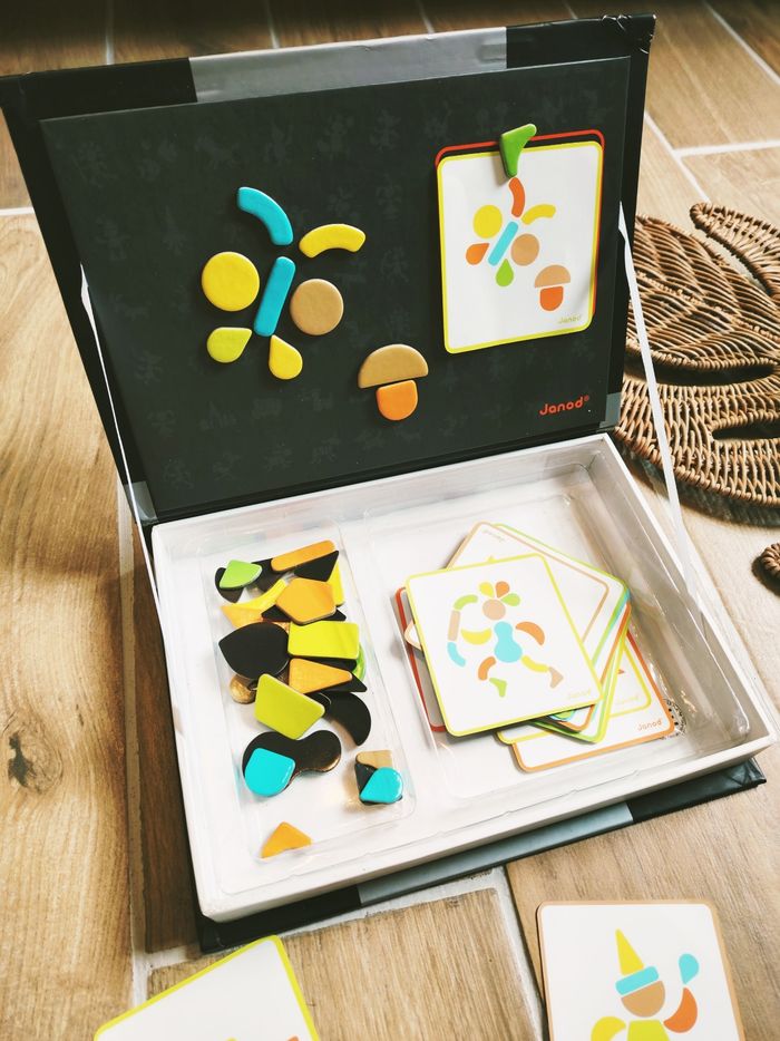 🧩Coffret Magnets éléments magnetiques aimantés tangram marque Janod - photo numéro 2