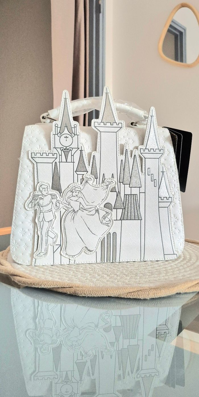 Sac loungefly Cendrillon neuf avec étiquette