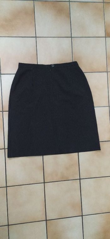 Jupe noire rayée taille 42