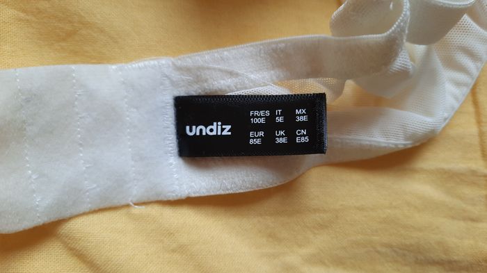 soutien gorge blanc - photo numéro 2