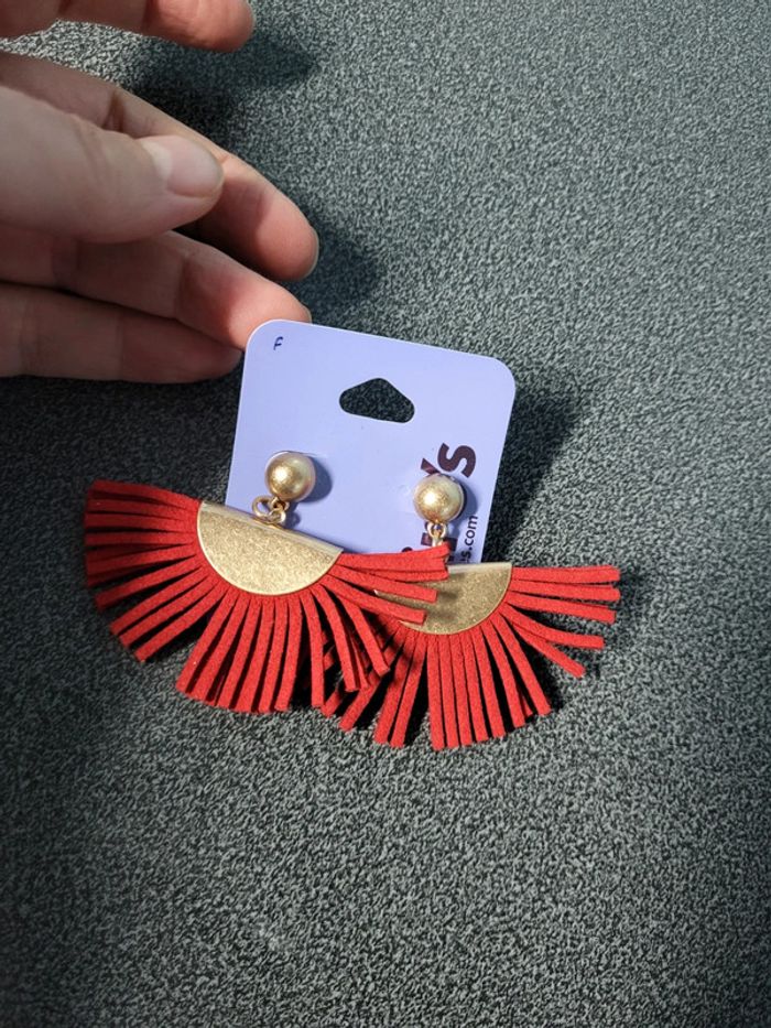 Boucles d oreilles rouges Claire's neuves