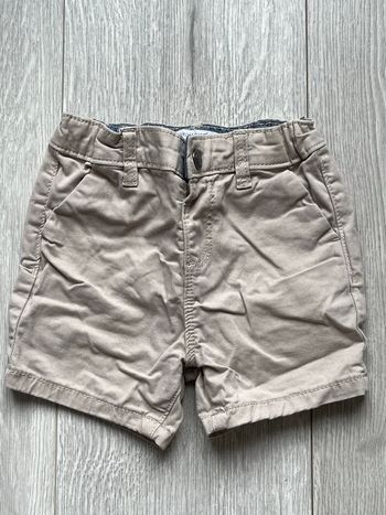 Short beige 12 mois