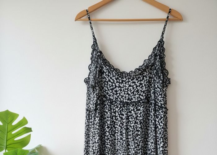 Robe Jennyfer - photo numéro 2