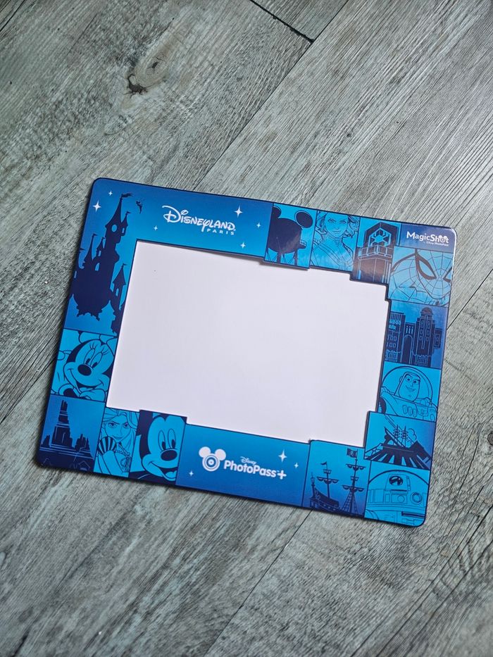 Cadre photo disney mickey minnie buzz spider raiponce 15 x 20 disneyland paris