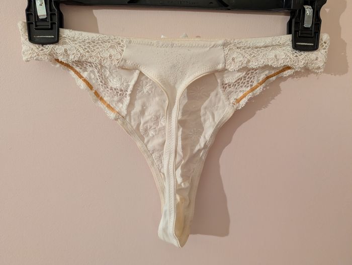 Joli string Etam blanc - photo numéro 2