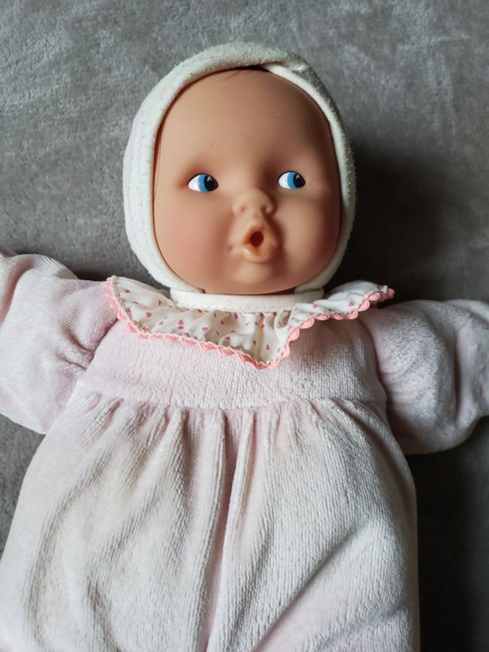 Poupée Corolle rose pâle corps mou