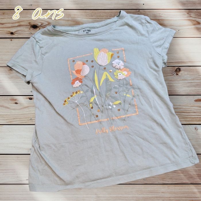 T-shirt fleuri Kiabi 8 ans - photo numéro 1