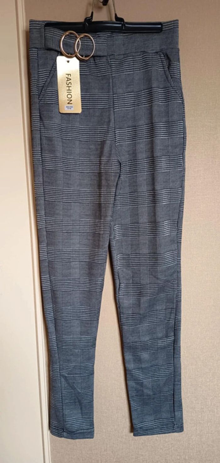 Pantalon femme style legging. Marque Fashion - photo numéro 2