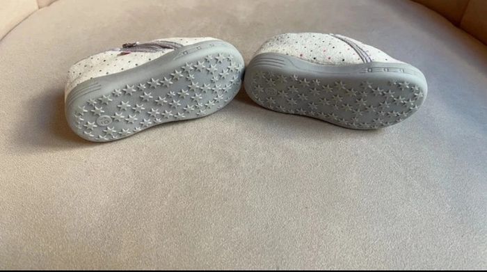 Lot 3 paires de chaussons bébé fille tailles 16 et 19 - Cadet Rousselle Hello Kitty Obaïbi - photo numéro 9