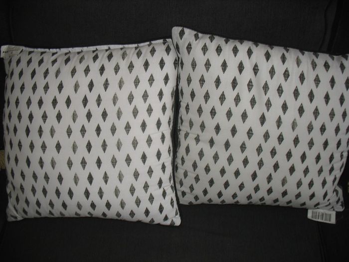 LOT DE 2 COUSSINS BLANC A MOTIFS "COTÉ DÉCO" - 40 x 40 cm - n°02 - photo numéro 2