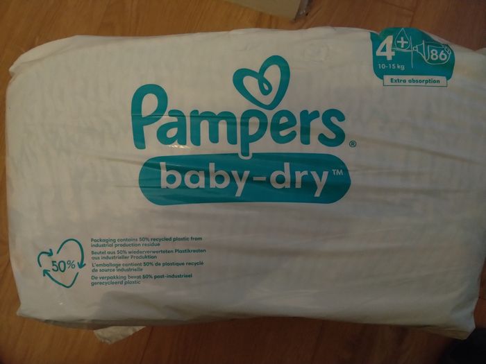 1 paquets de Pampers baby-dry taille 4+ - photo numéro 1