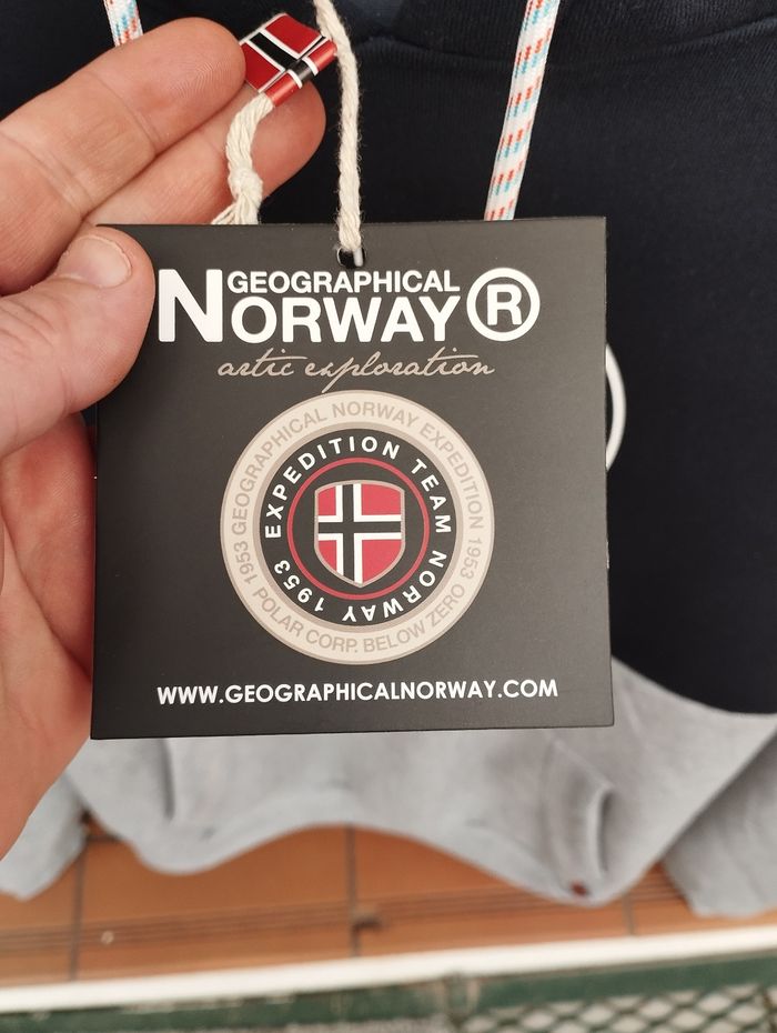 Sweatshirt à capuche neuf Geographical Norway taille 3 XL - photo numéro 5