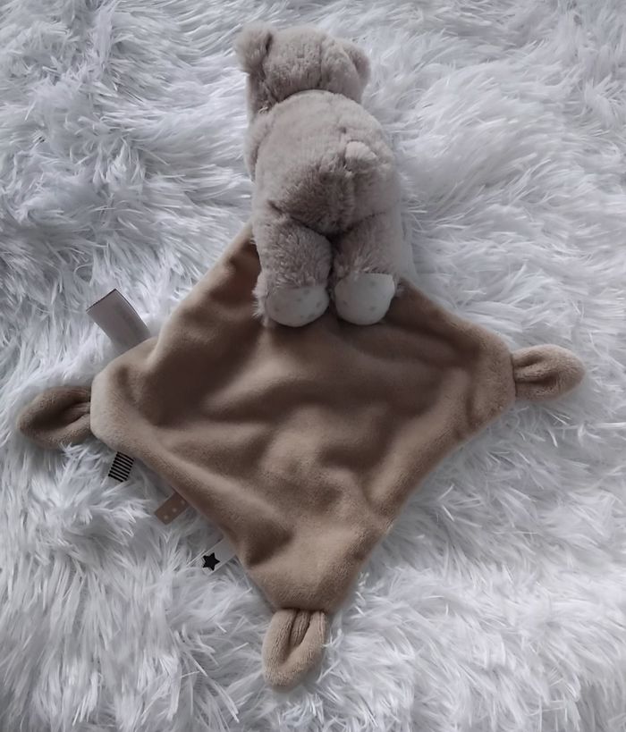 Doudou peluche ours gris avec mouchoir blanc ,beige et étoiles-Pomette - photo numéro 2