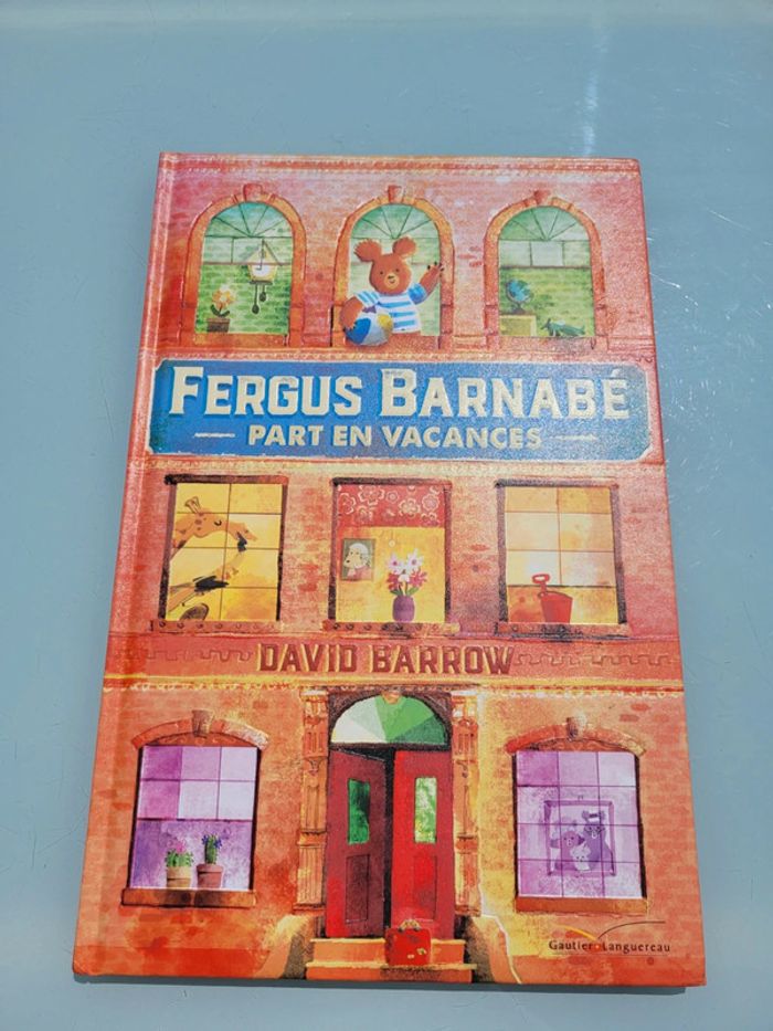 Livre grand format Fergus Barnabé part en vacances (31)