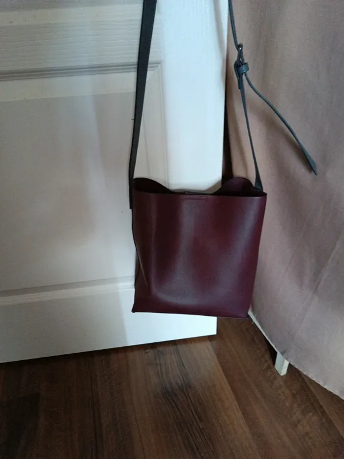 Sac bordeaux avec bandoulière grise - photo numéro 6