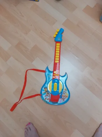 Jouet guitare
