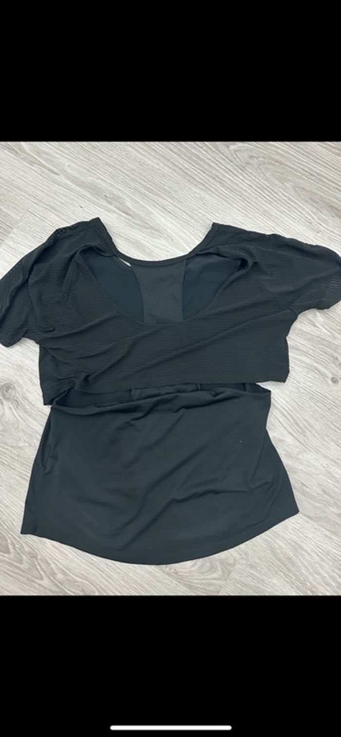 T-shirt de sport Nike taille XS - photo numéro 2