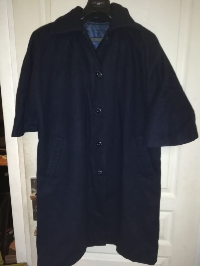 Cape de berger bleu marine