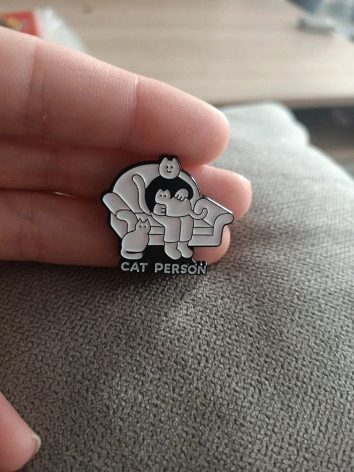 Pins Cat Person - photo numéro 3