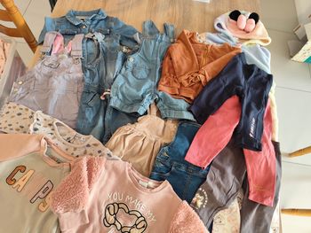 Lot de vêtements 12 mois filles